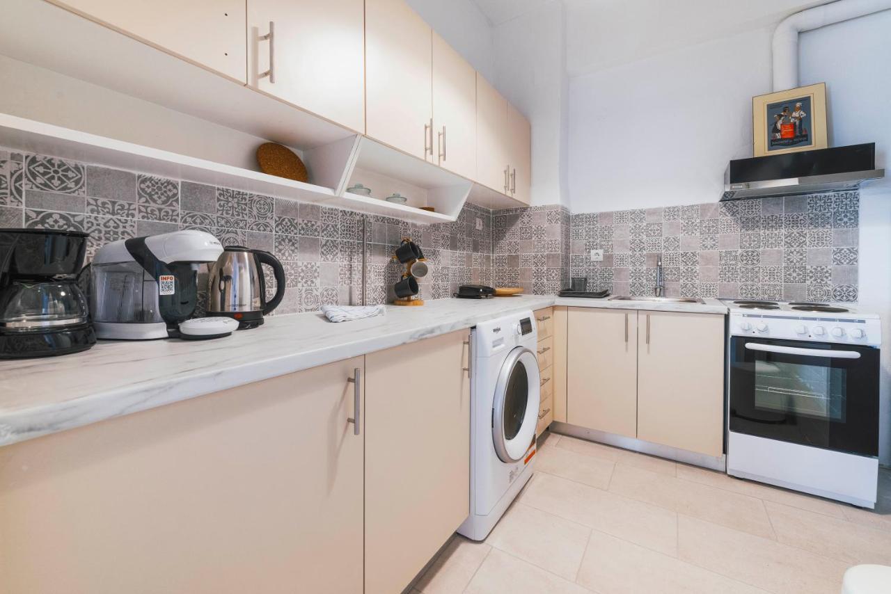 Urban Escape Next To Acropolis And Athens City Center Bagian luar foto